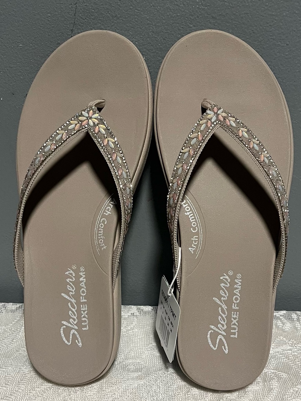 Skechers Women's Size 9 Meditation - Classic Romance Taupe Sandals 163661